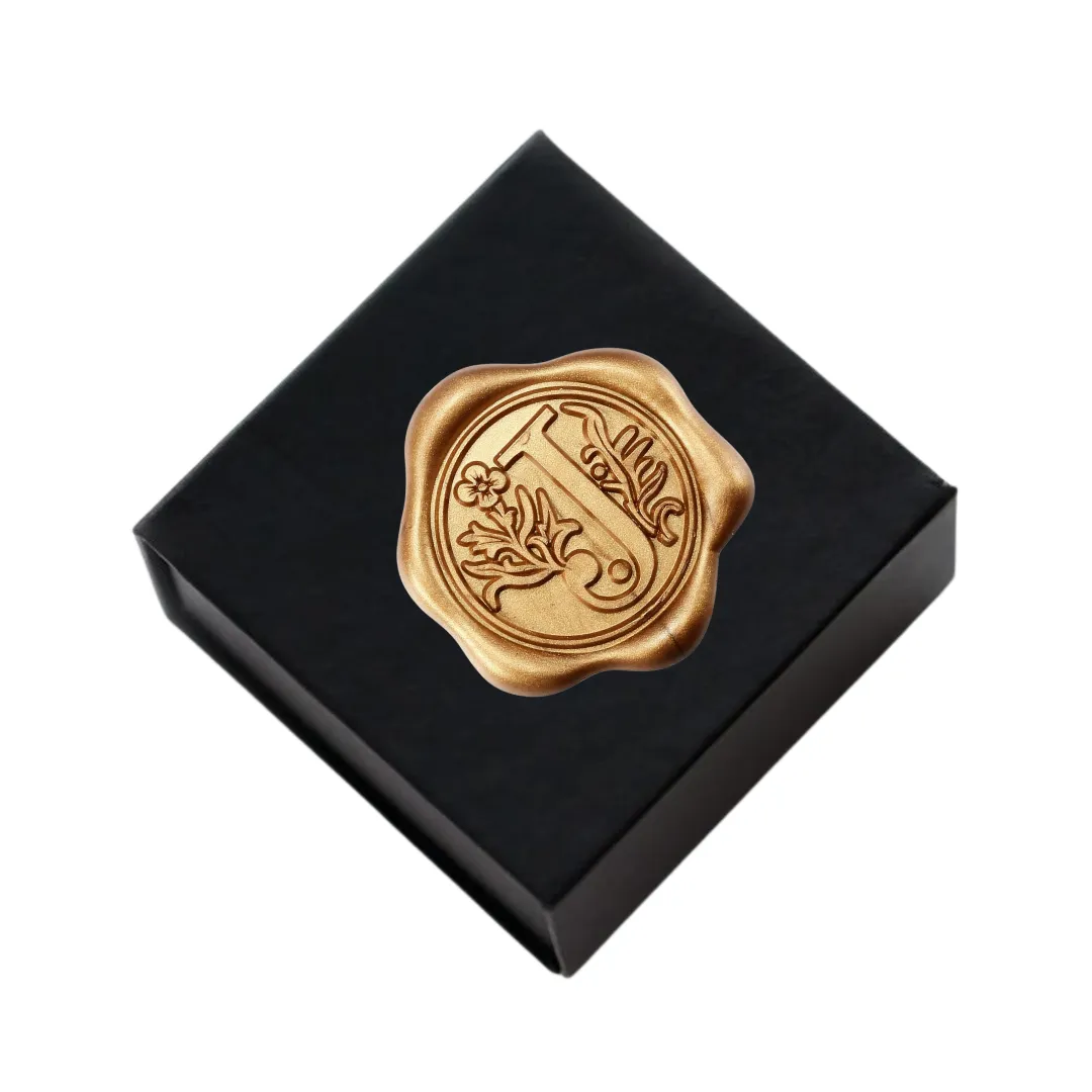 14K White and Yellow Gold Celtic Knot Pattern with Polished Drop Bevel Edges-8mm