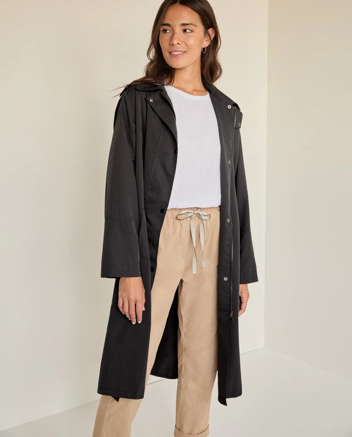 Midi black lightwaight trench coat by YERSE
